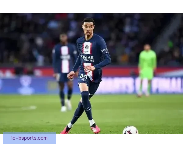 法兰克福免签激活买断条款 巴黎圣日耳曼租借法国前锋雨果埃基蒂克